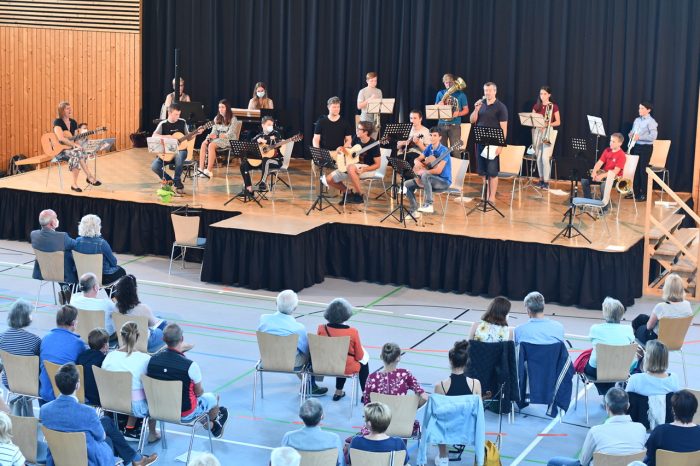 Konzert in der Surtalhalle in Surberg